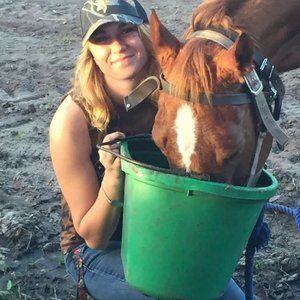 Meet your Posher, Mikayla